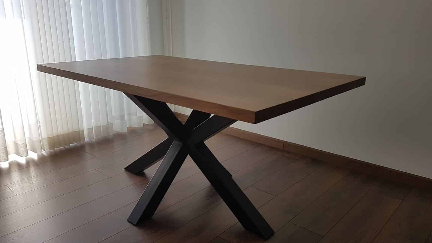 stół loftowy z podstawą stalową