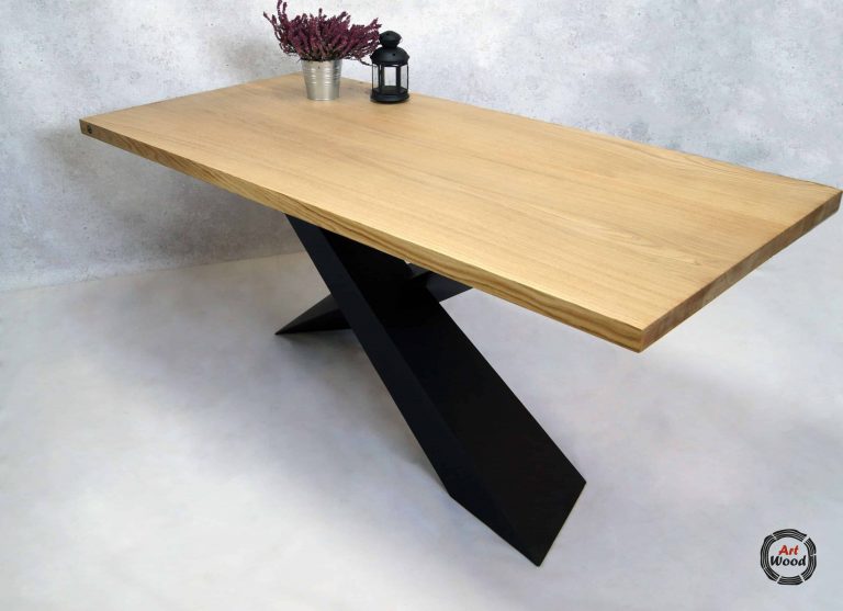 stół loftowy z asymetryczną podstawą stalową