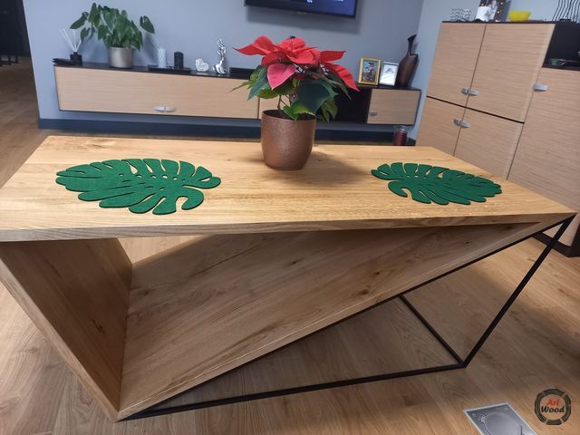 stolik loftowy geometryczny